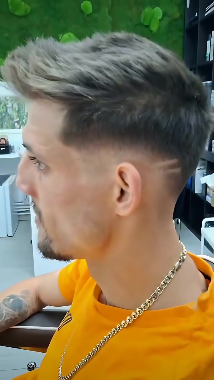 Textură și fade, tunsoare realizată în salon